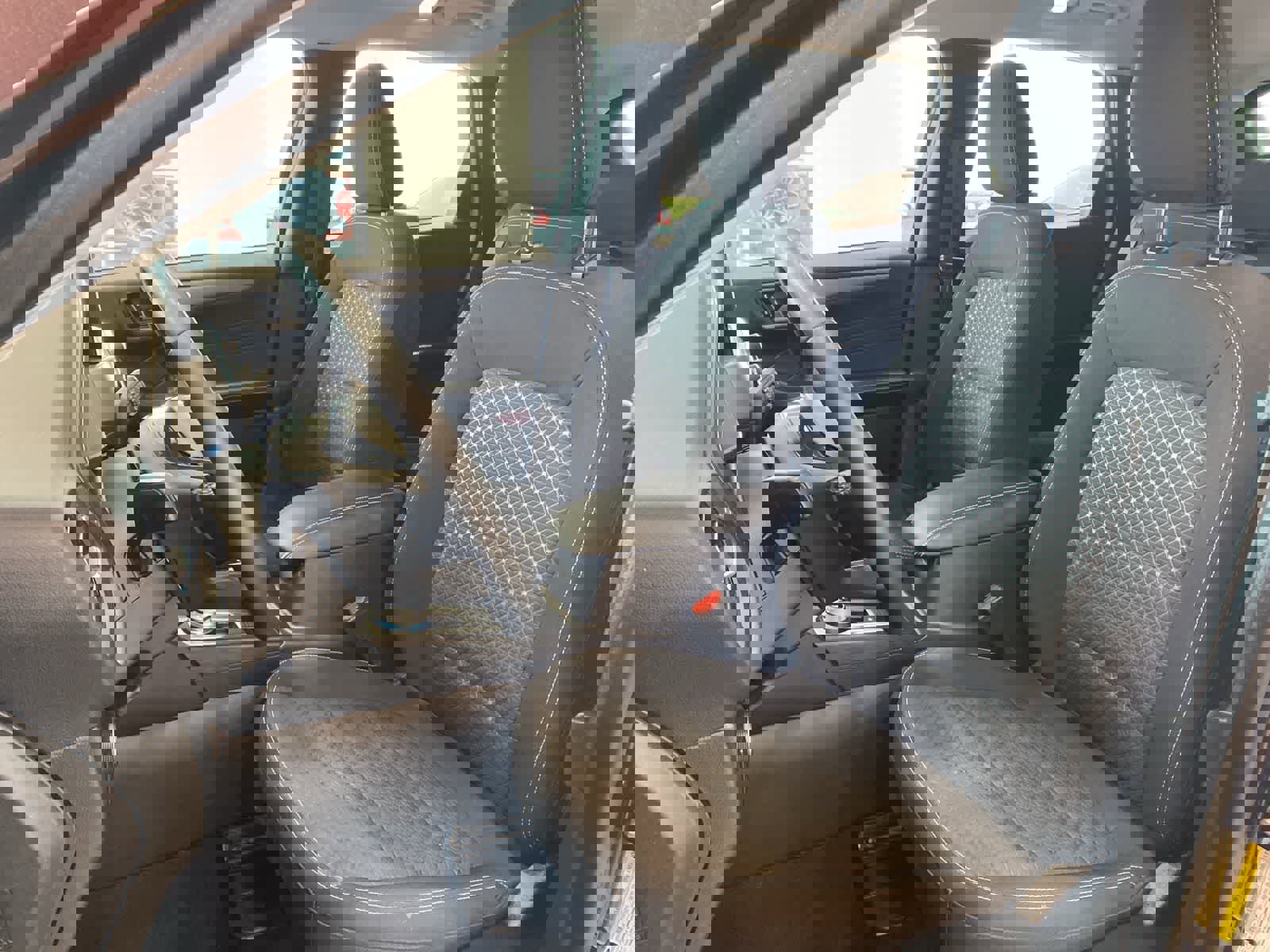 Used 2023 Ford Escape Active image 2