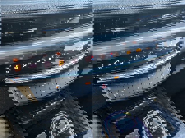 Used 2024 Cadillac XT4 Premium Luxury image 25