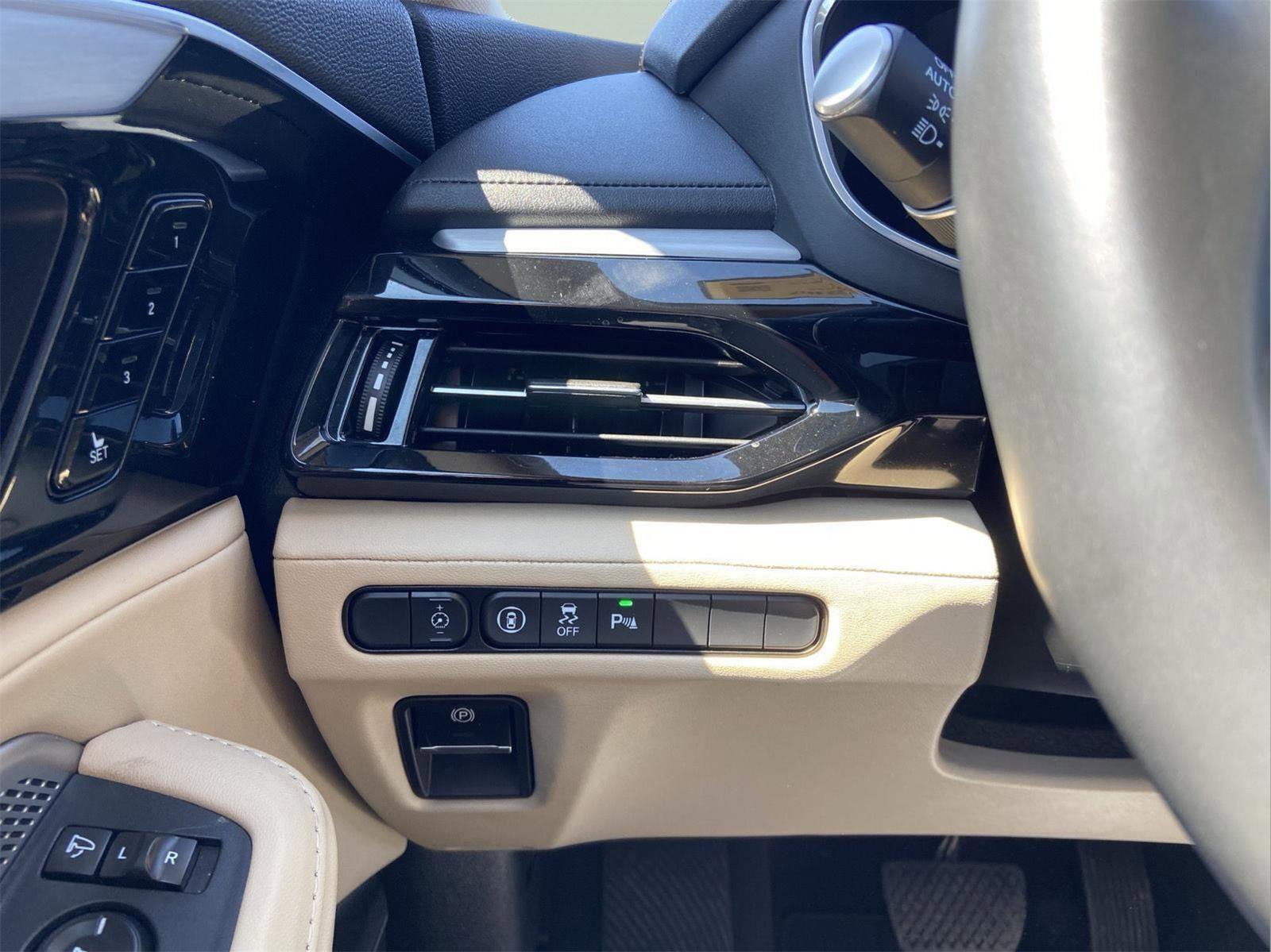 Used 2023 Acura MDX SH-AWD w/ Technology Package image 19