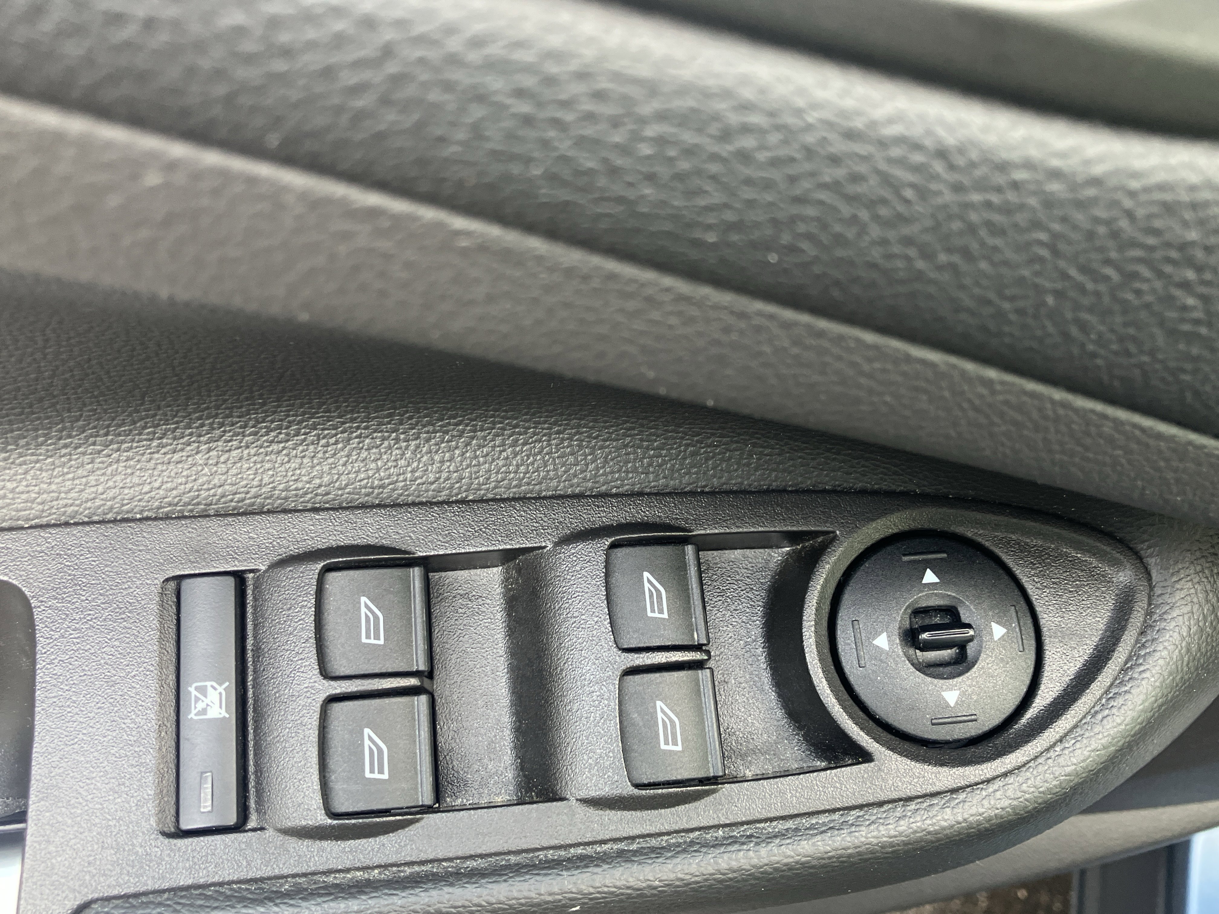 Used 2018 Ford Escape SEL image 20