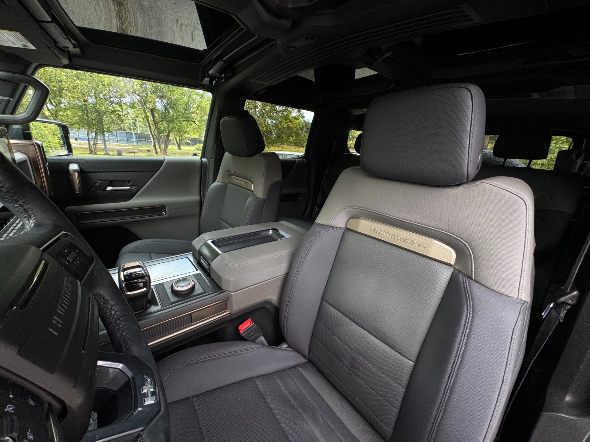 Used 2025 GMC Hummer EV 3X w/ LPO, Cargo Utility Package image 11