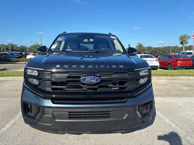 Used 2025 Ford Expedition Active RWD image 2