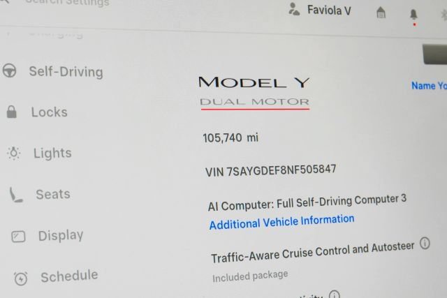 Used 2022 Tesla Model Y Performance AWD/4WD image 23