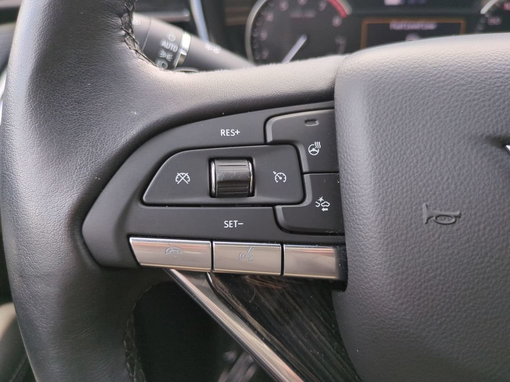Used 2025 Cadillac XT6 Premium Luxury FWD image 31