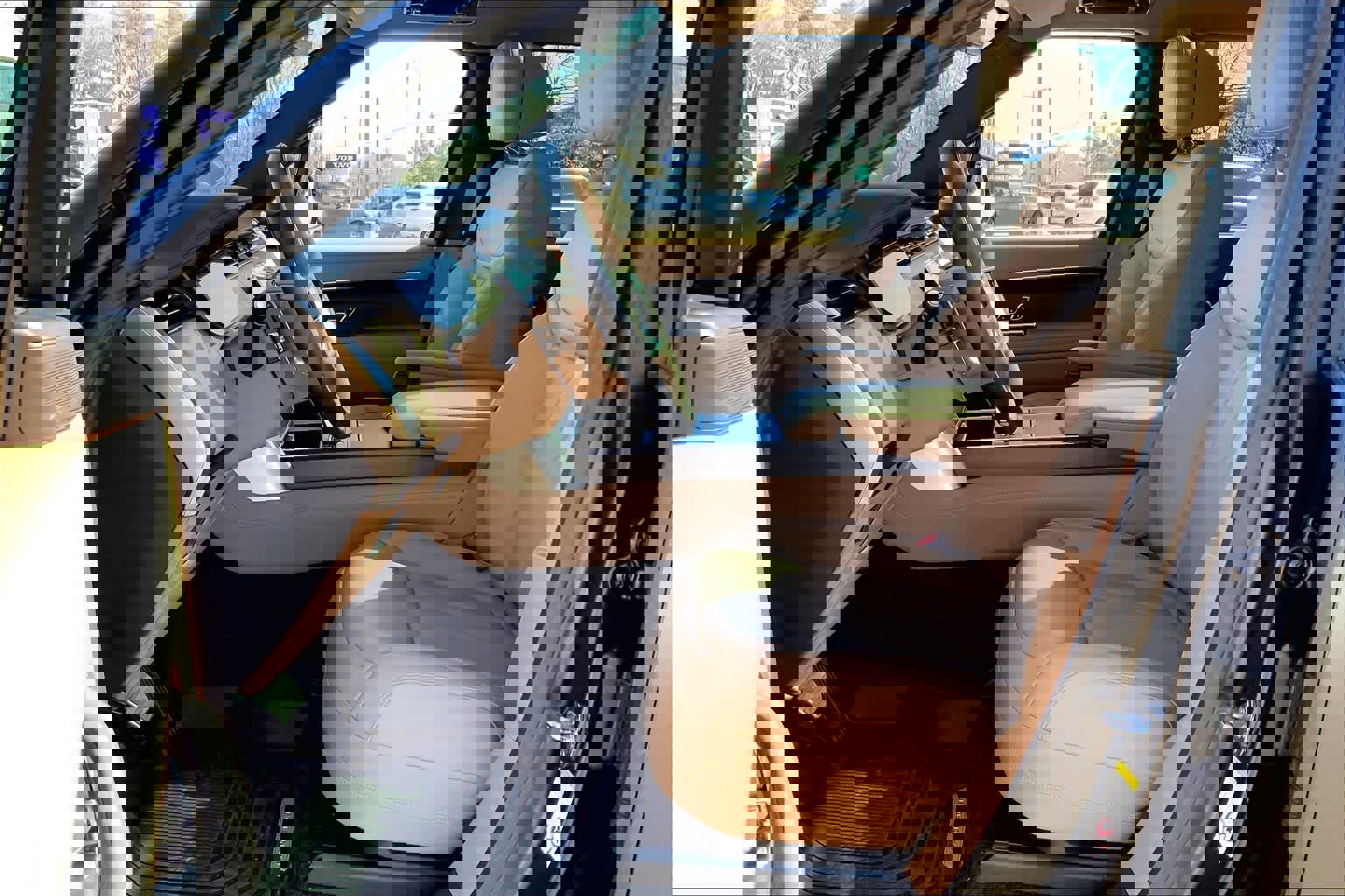 New 2026 Land Rover Range Rover SE image 13