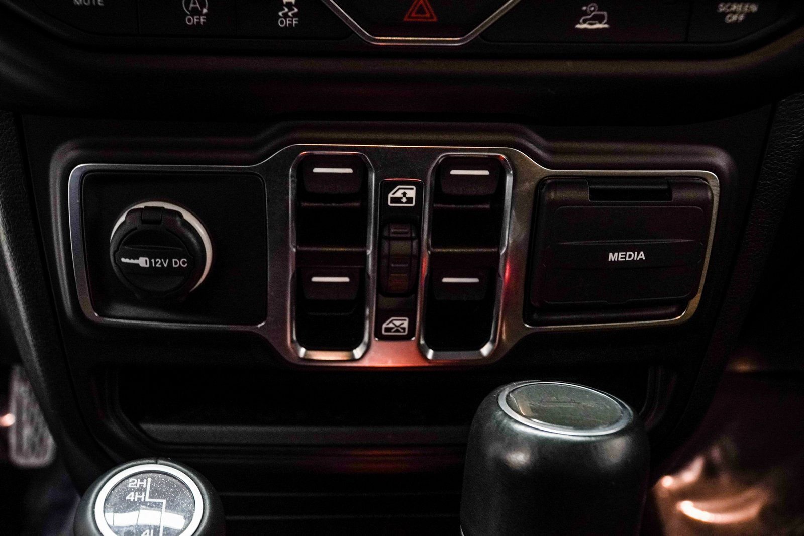 Used 2023 Jeep Gladiator Overland w/ LED Lighting Group image 20