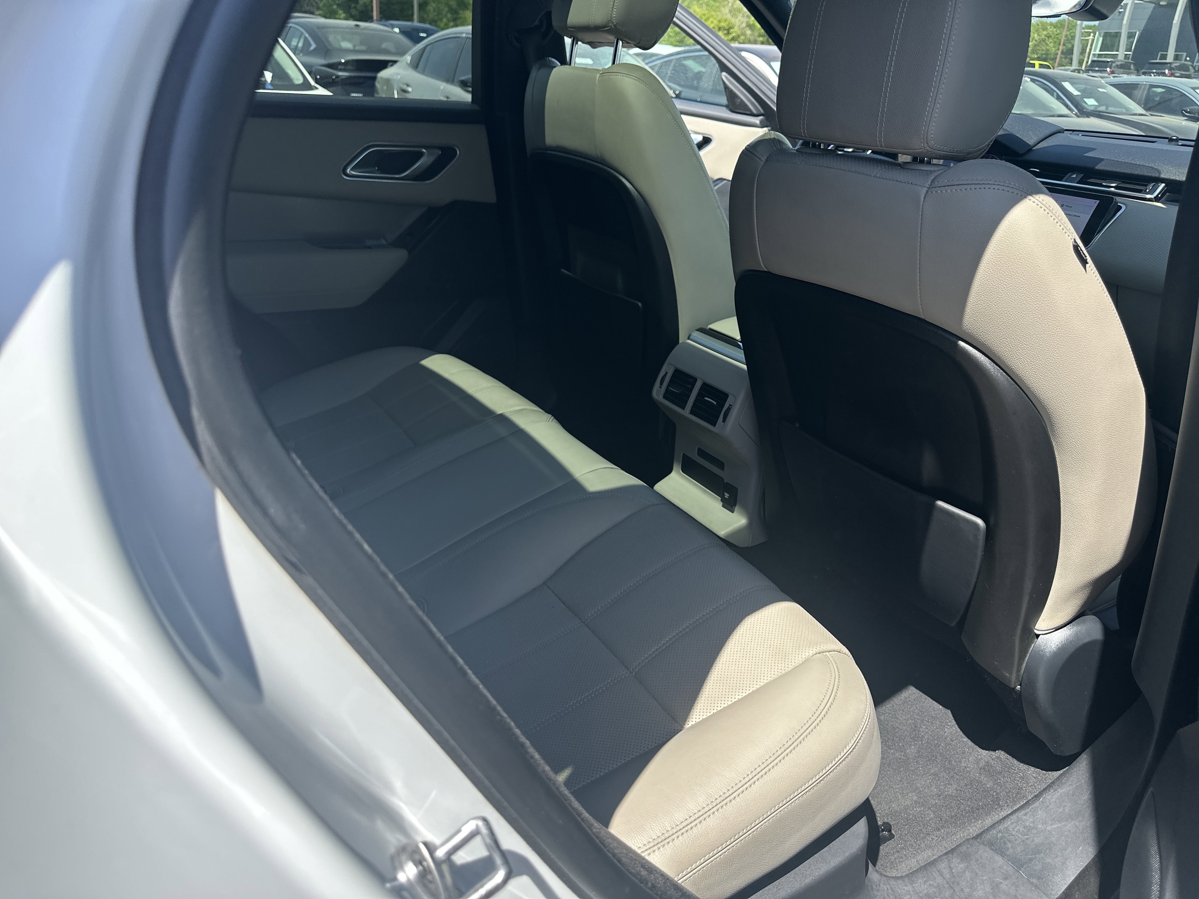 Used 2020 Land Rover Range Rover Velar S image 15