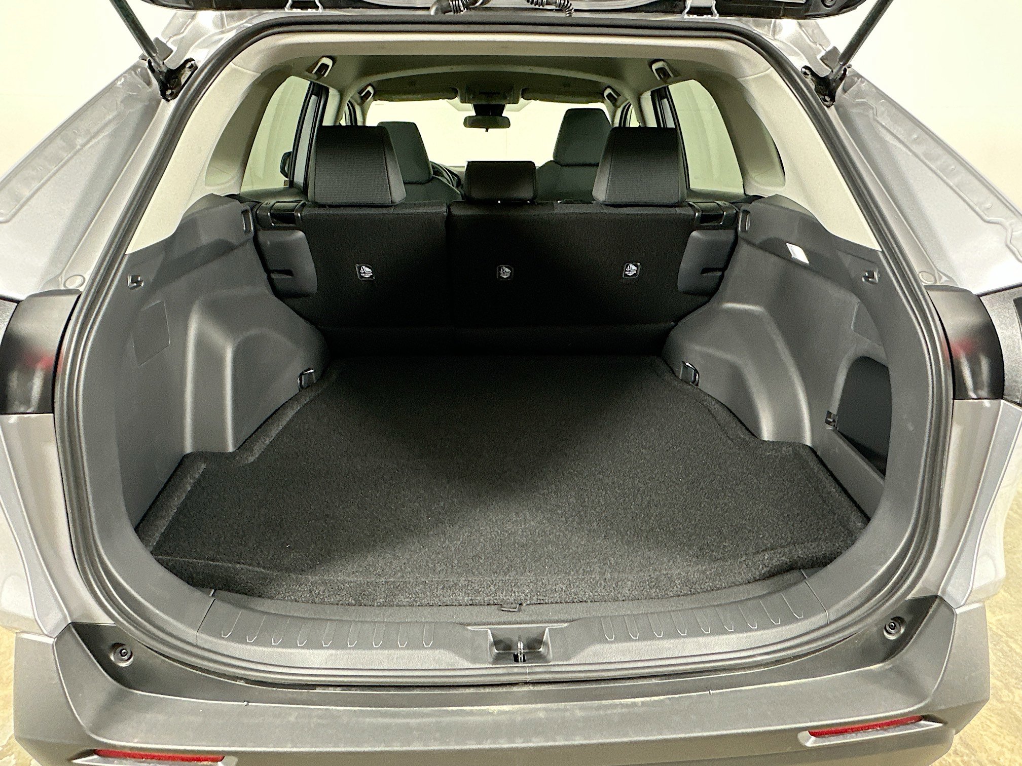 Used 2025 Toyota RAV4 LE image 28