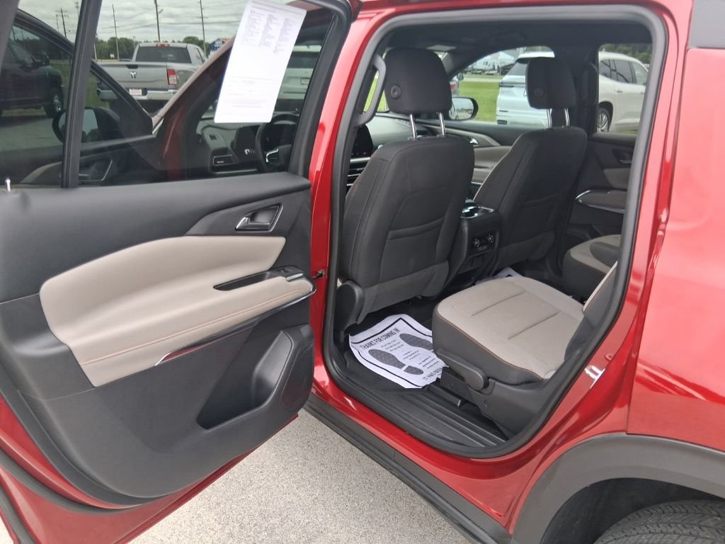 Used 2024 Chevrolet Traverse LT AWD/4WD image 24
