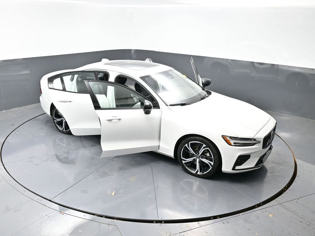 Used 2024 Volvo S60 B5 Core image 59