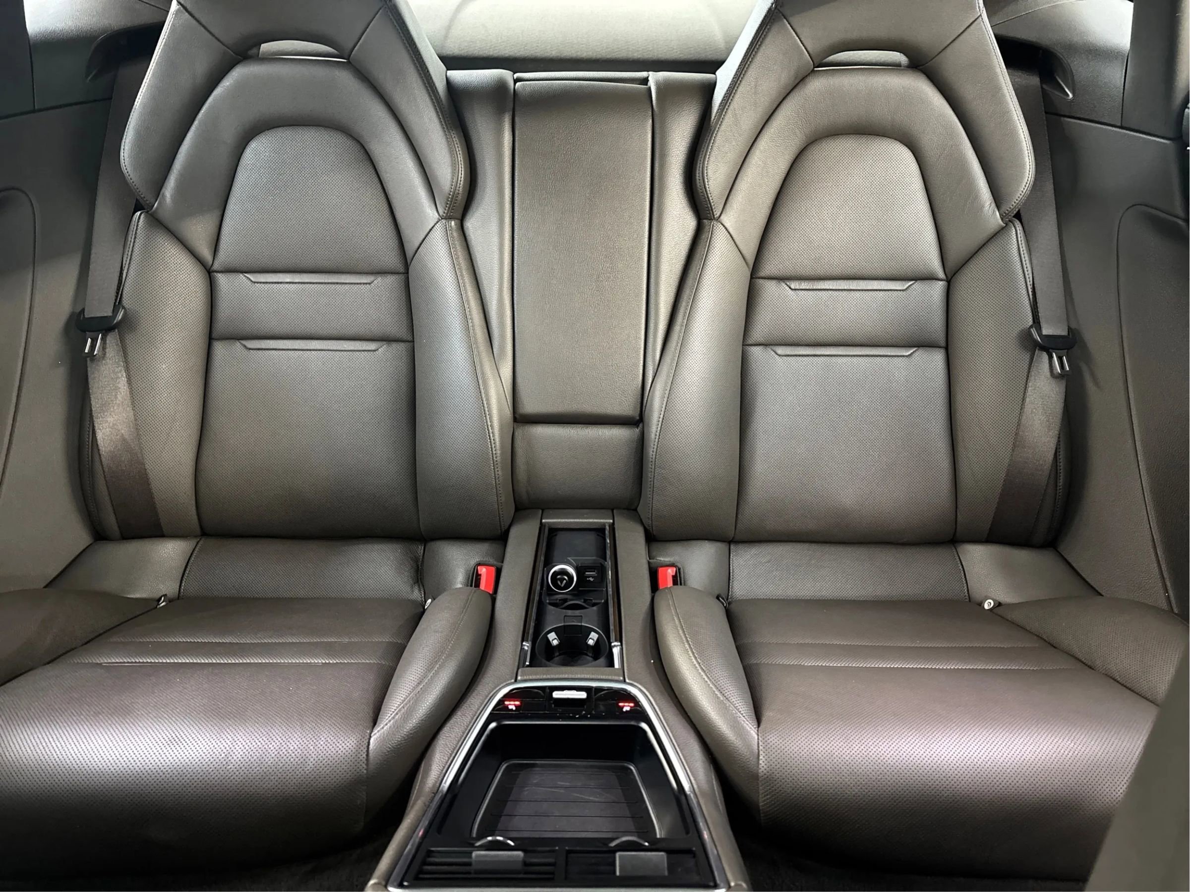 Used 2017 Porsche Panamera image 20