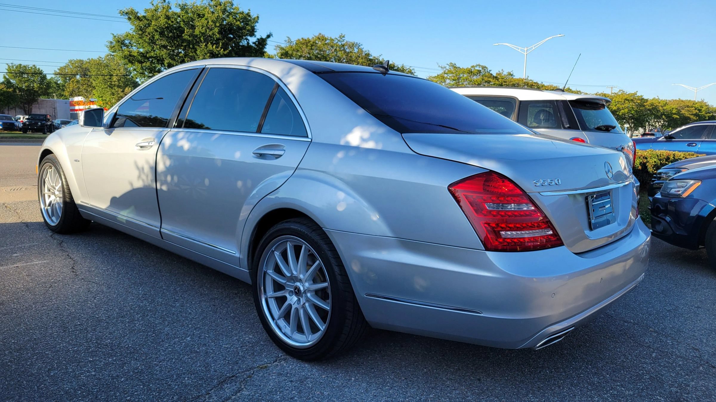 Used 2012 Mercedes-Benz S 550 4MATIC w/ Premium 2 Pkg image 3
