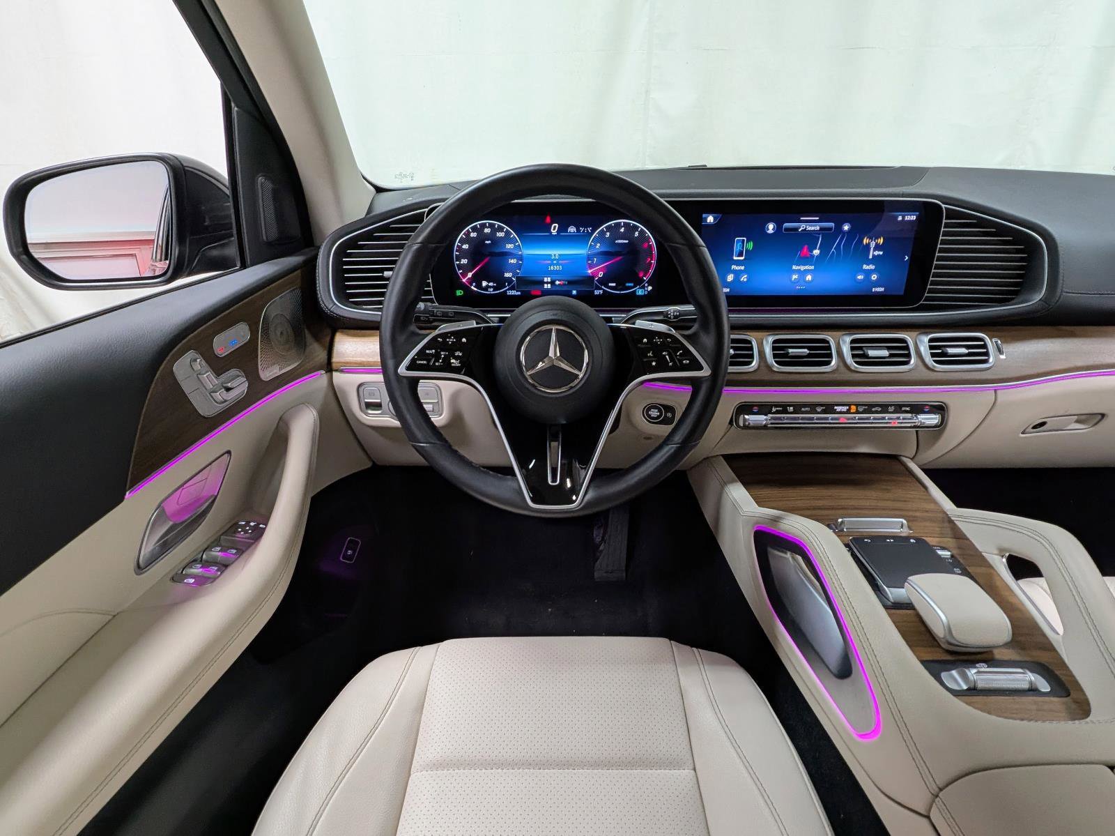 Used 2024 Mercedes-Benz GLS 450 4MATIC image 2