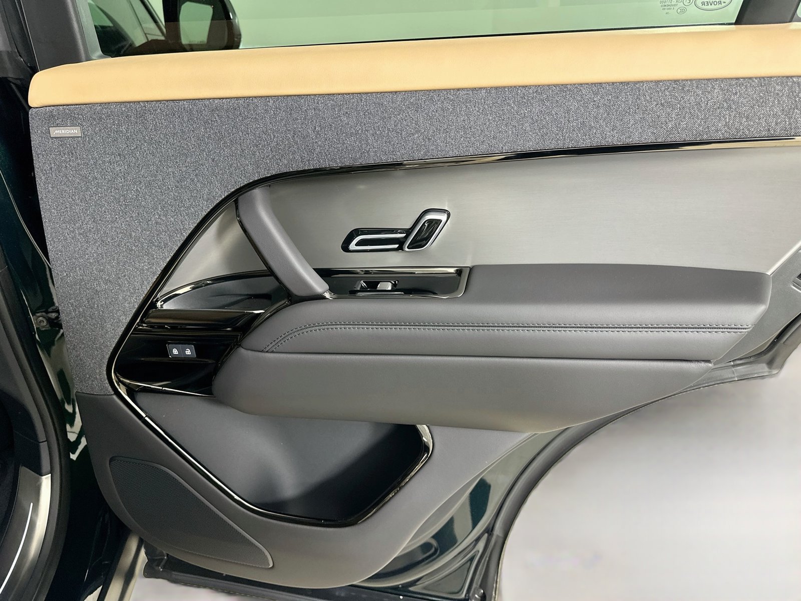New 2027 Land Rover Range Rover Sport Dynamic SE AWD/4WD image 41