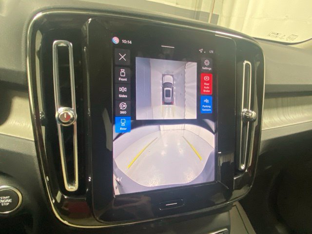 Used 2026 Volvo XC40 B5 Plus AWD/4WD image 24