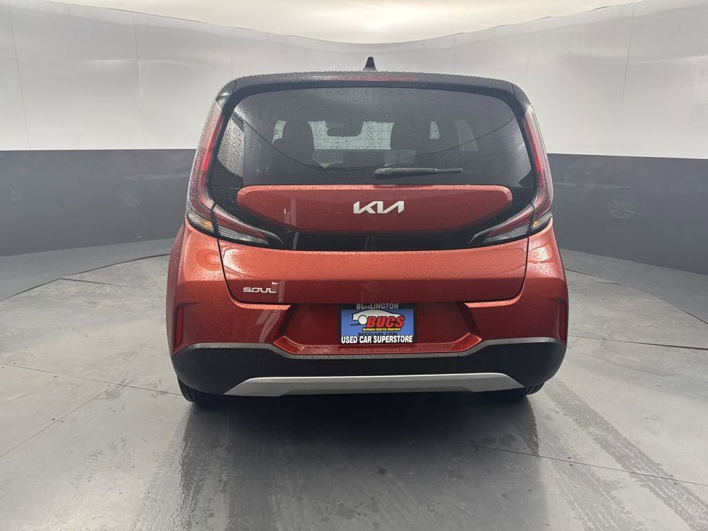Used 2023 Kia Soul LX w/ LX Technology Package FWD image 4