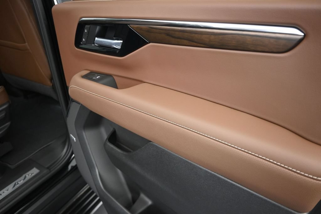 New 2026 Chevrolet Suburban High Country RWD image 21