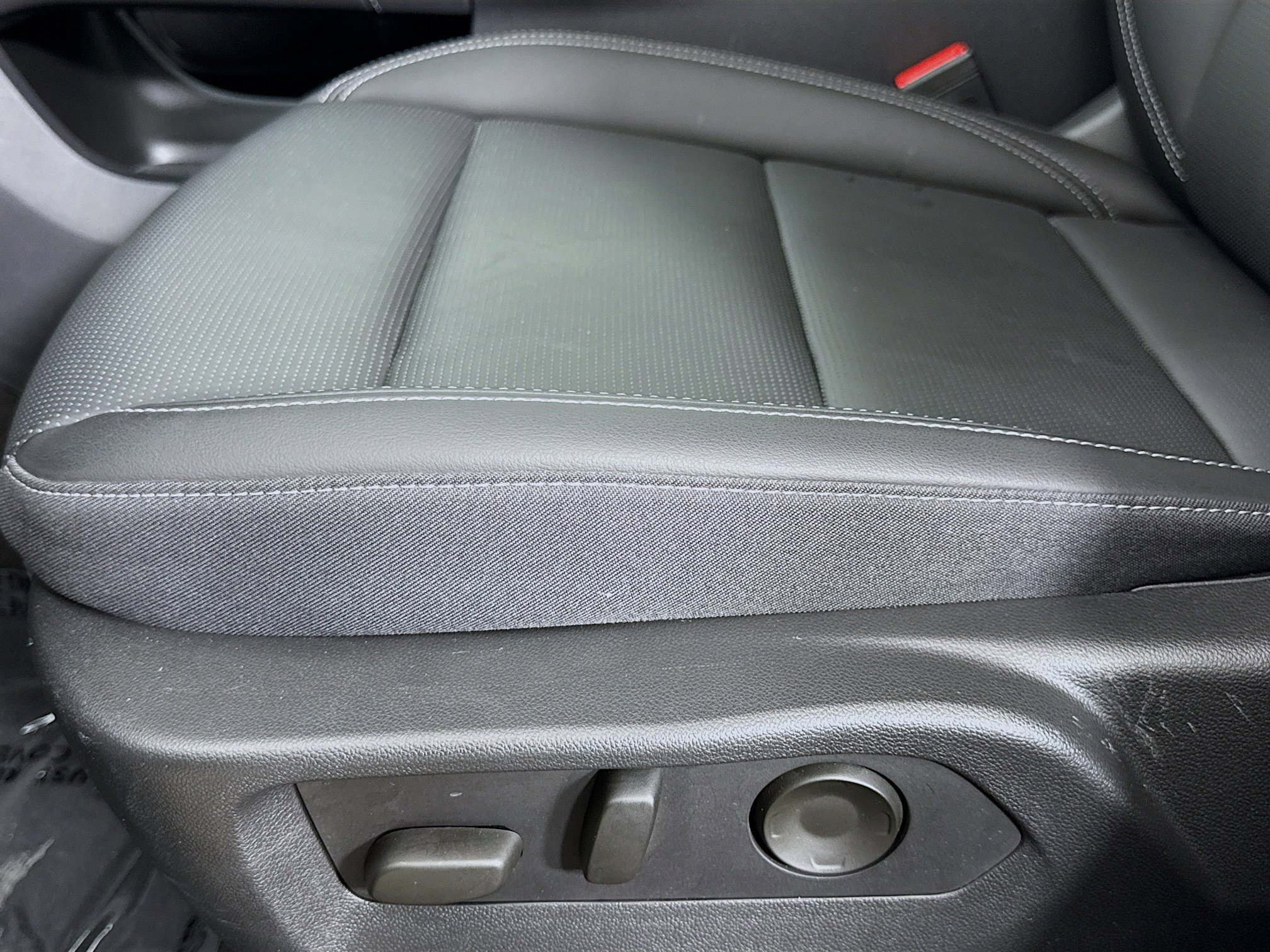 Used 2025 Buick Envision Preferred image 20