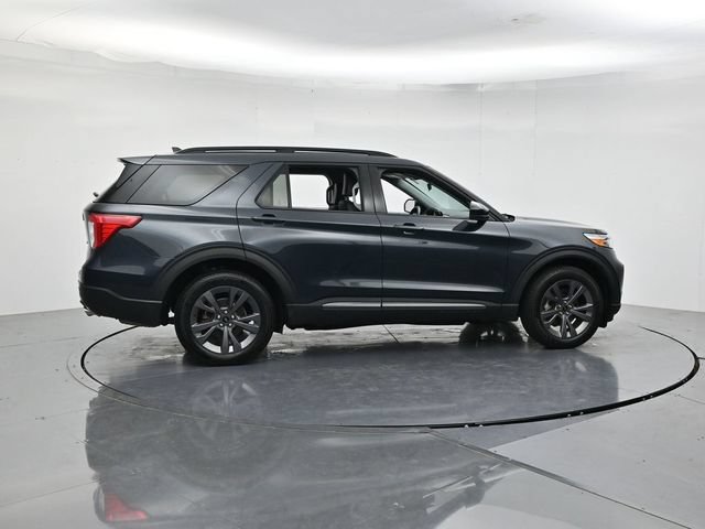 Certified 2024 Ford Explorer XLT w/ Equipment Group 202A AWD/4WD image 2