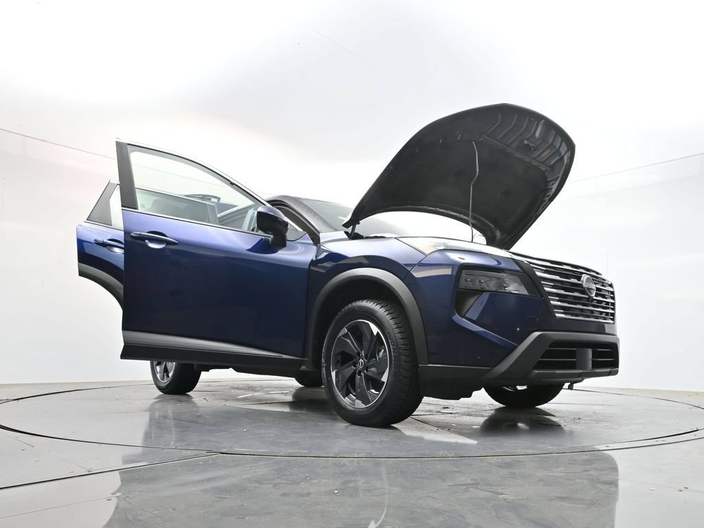 Used 2024 Nissan Rogue SV FWD image 40