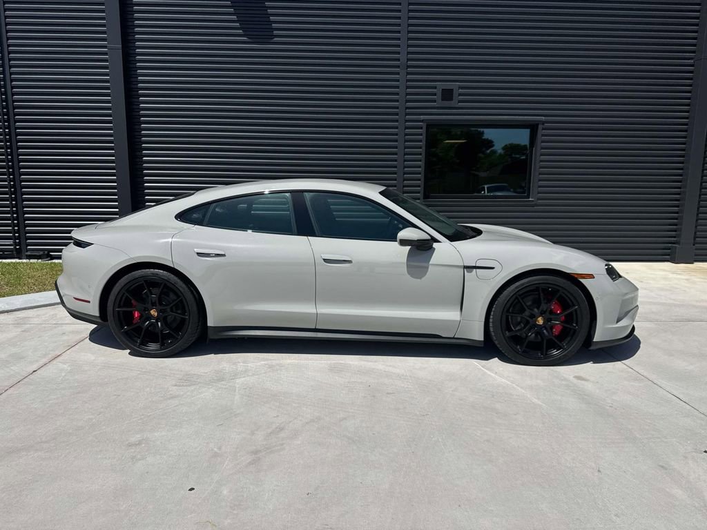Used 2025 Porsche Taycan 4S image 10