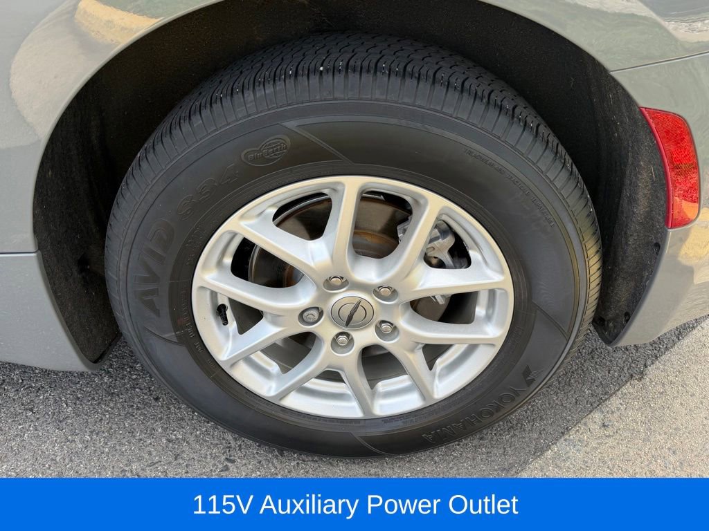 Used 2021 Chrysler Pacifica Touring-L w/ Uconnect Theater Family Group image 14