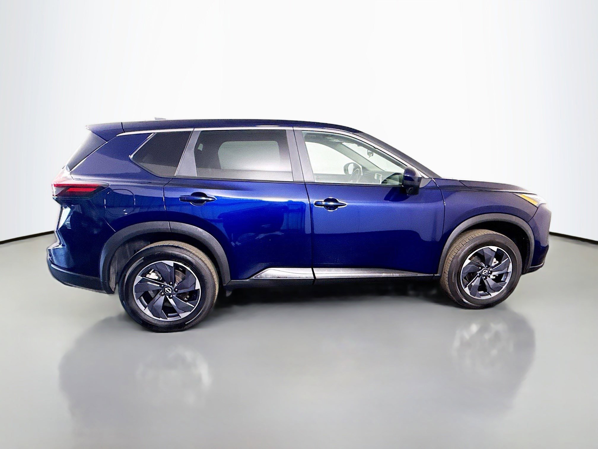 Used 2025 Nissan Rogue SV image 11