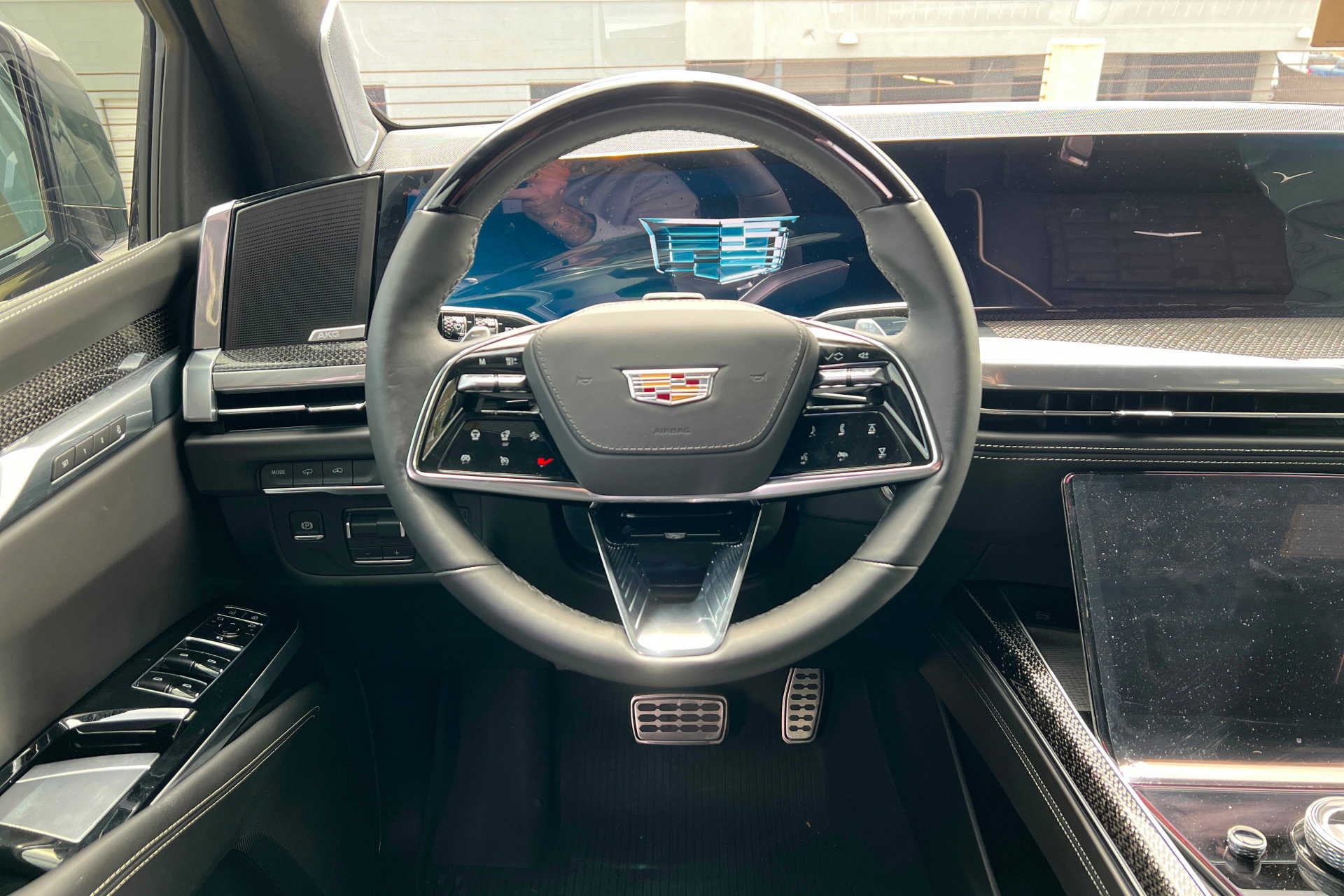 Certified 2025 Cadillac Escalade V w/ LPO, ONYX Package AWD/4WD image 13