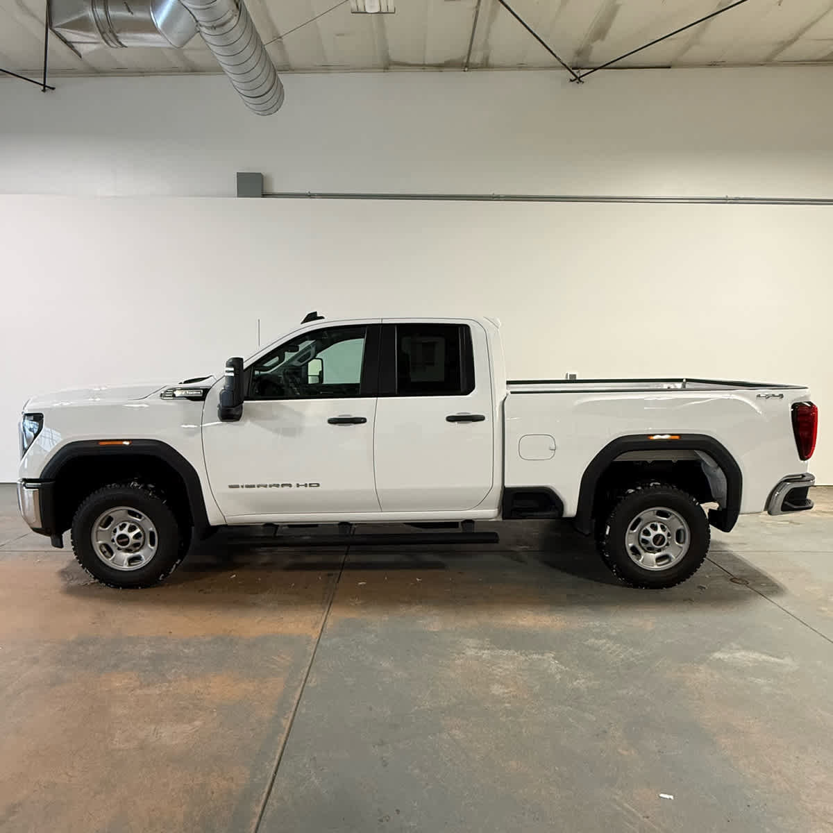 Certified 2024 GMC Sierra 2500 Pro w/ Convenience Package image 2