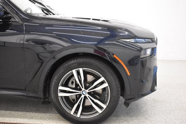 Used 2024 BMW X7 xDrive40i w/ M Sport Package AWD/4WD image 13