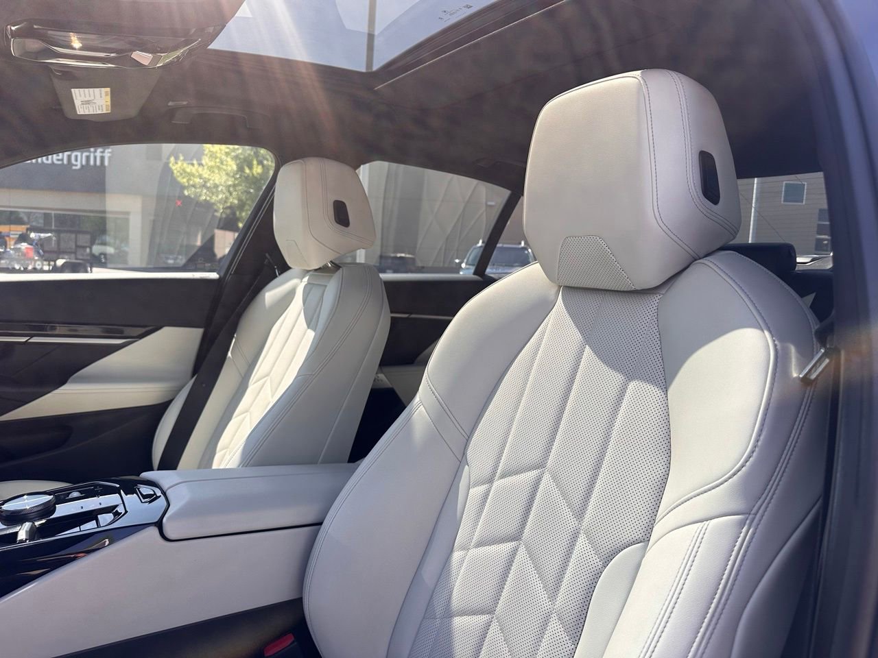 Used 2024 BMW 530i w/ Premium Package image 23