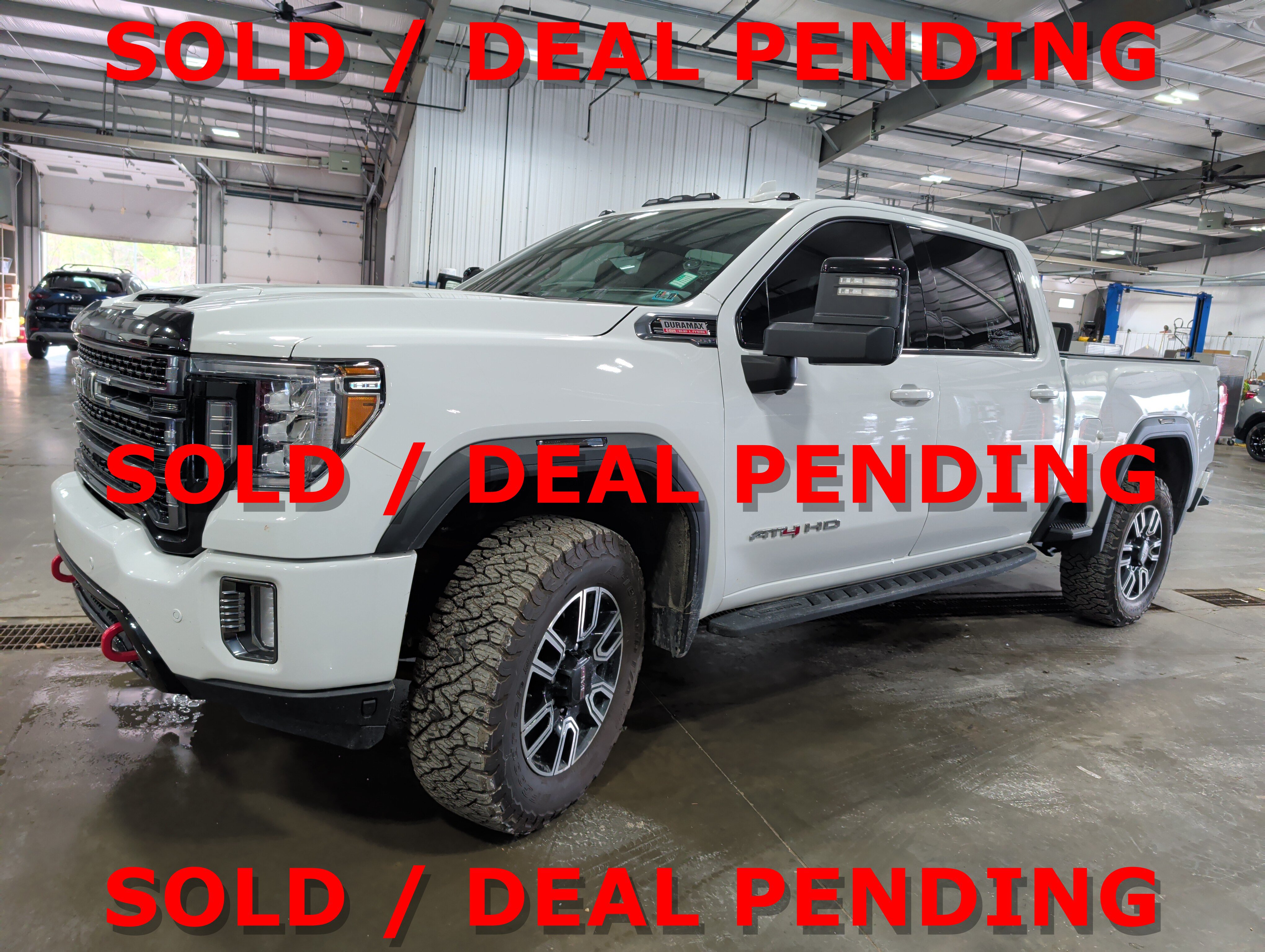 Used 2022 GMC Sierra 2500 AT4 w/ AT4 Premium Plus Package AWD/4WD image 6