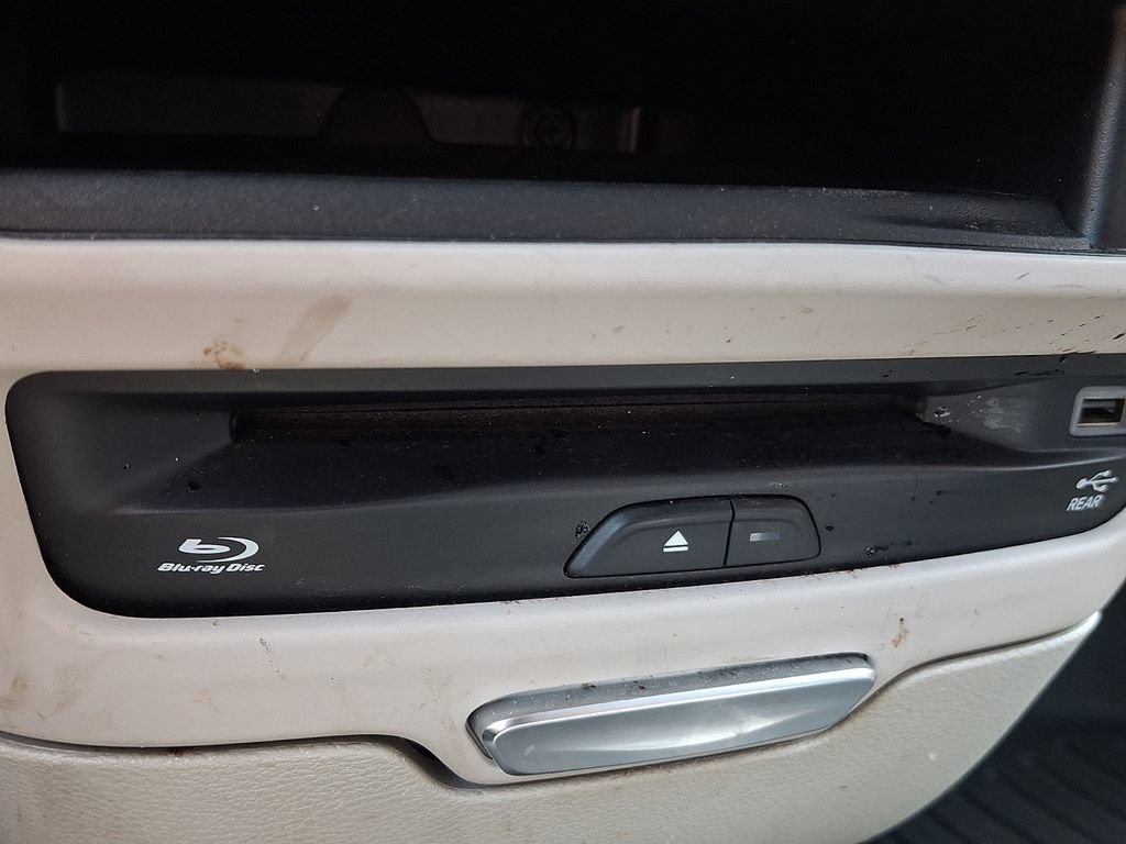 Used 2020 Chrysler Pacifica Touring-L Plus FWD image 26