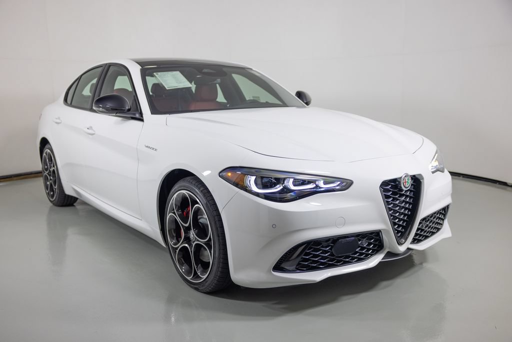New 2026 Alfa Romeo Giulia AWD image 4