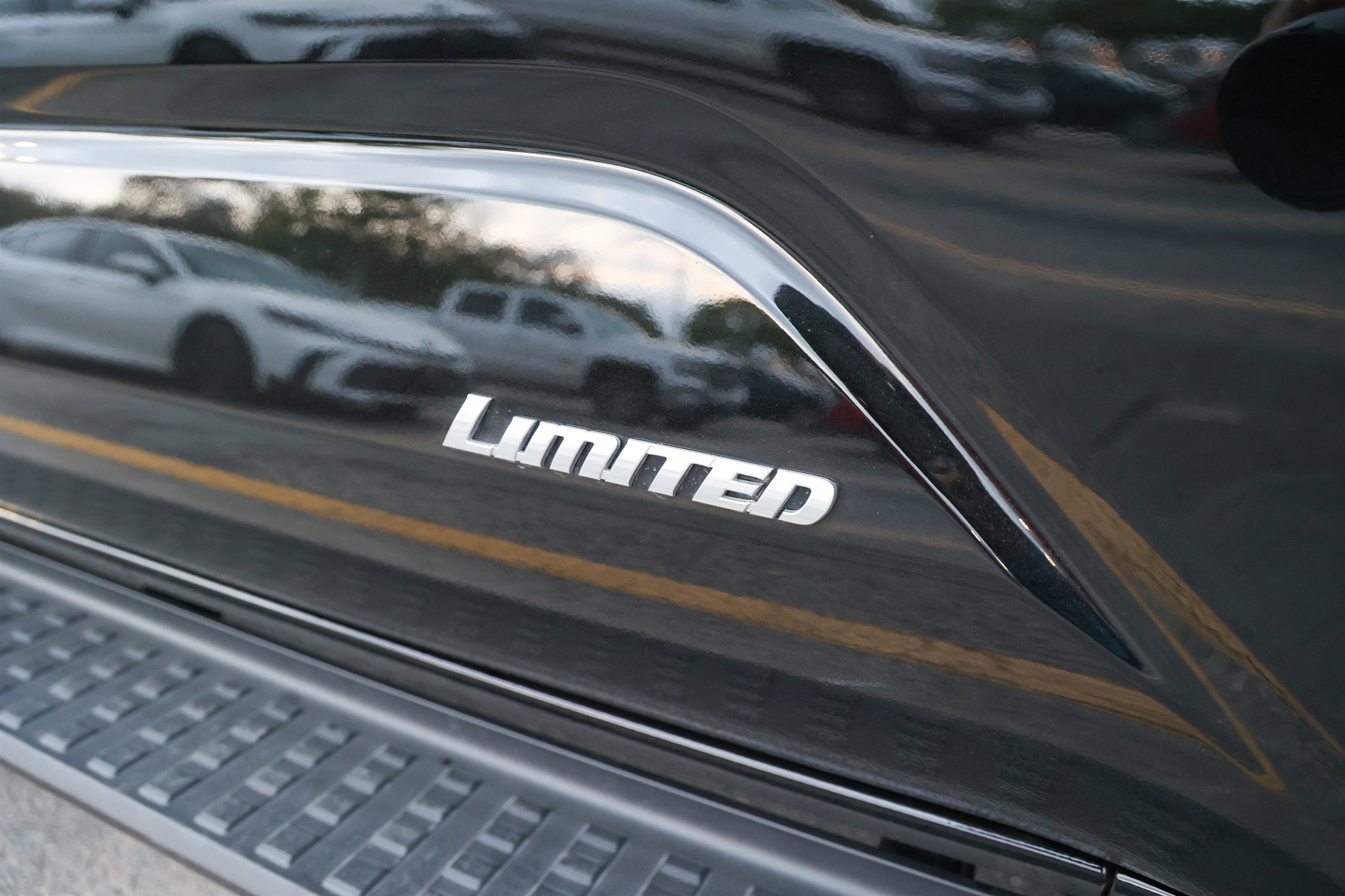 Used 2025 Toyota 4Runner Limited image 12