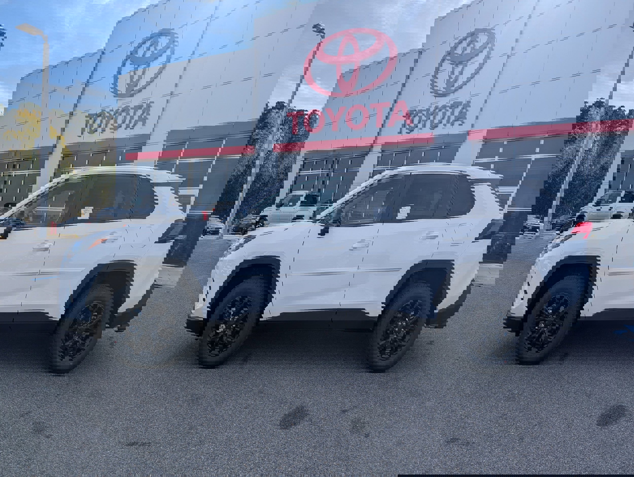 New 2025 Toyota RAV4 LE image 2