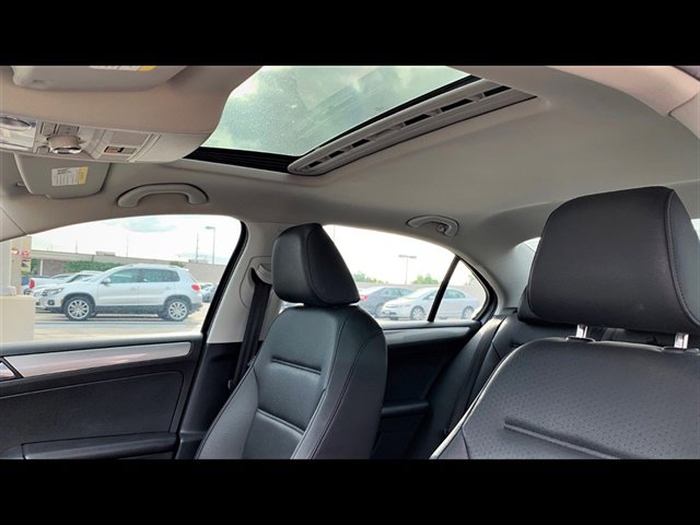 Used 2016 Volkswagen Jetta SE FWD image 10
