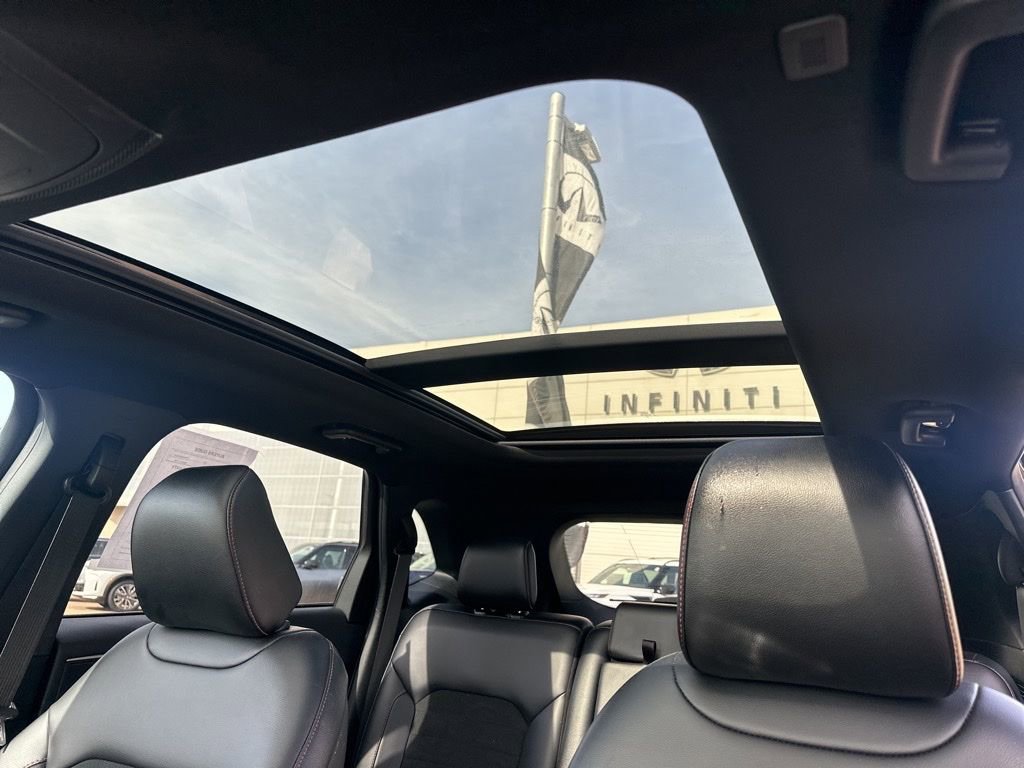 Used 2023 Ford Edge ST-Line w/ Class II Trailer Tow Package AWD/4WD image 7