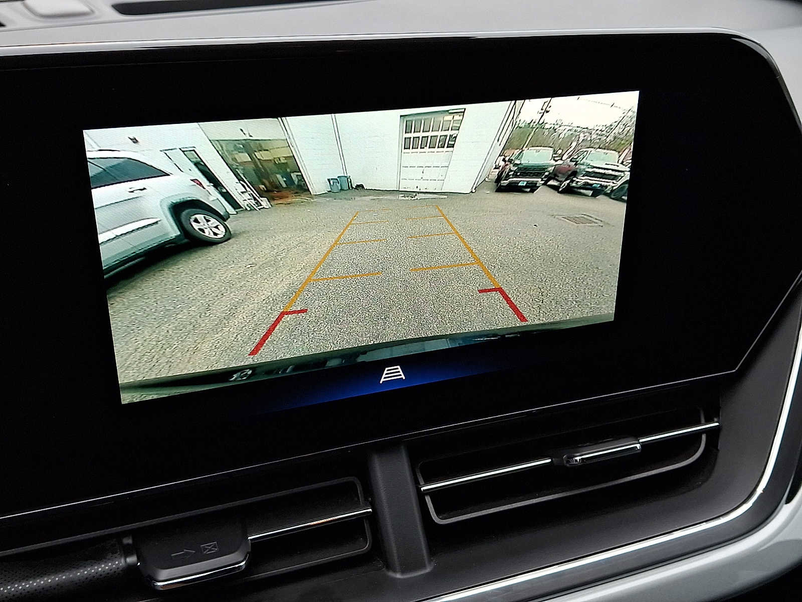 Used 2025 Chevrolet Trax LT w/ Driver Confidence Package image 17