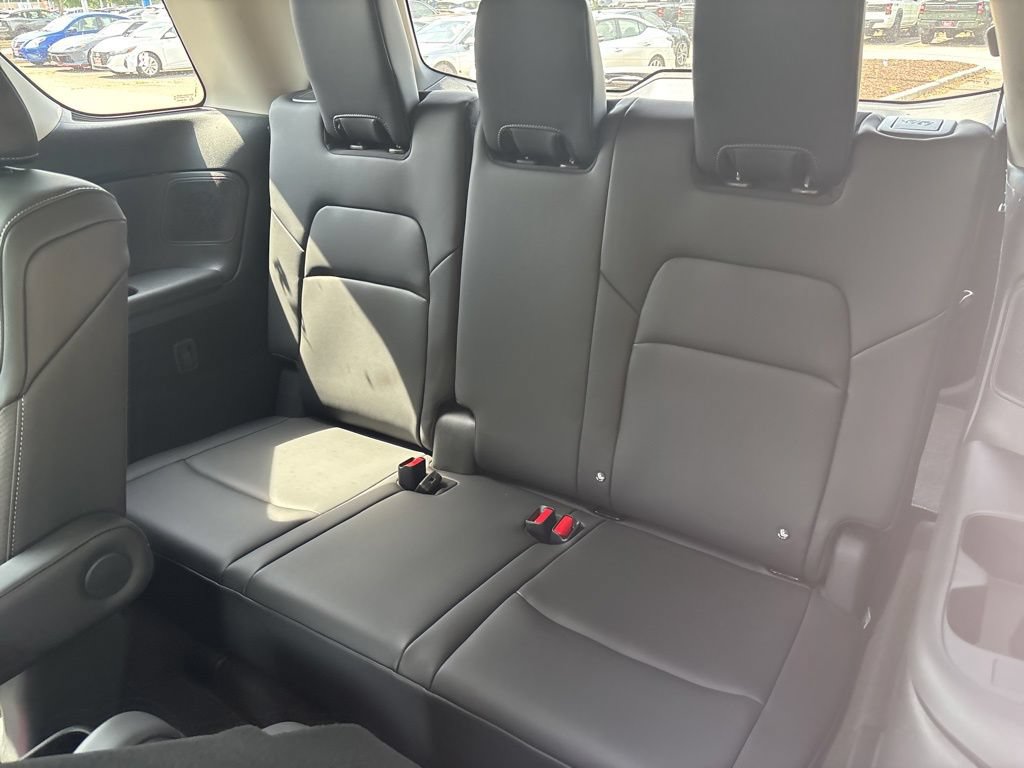 New 2026 Nissan Pathfinder SL w/ SL Premium Package FWD image 16