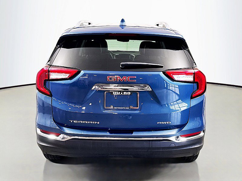Used 2024 GMC Terrain SLT image 6