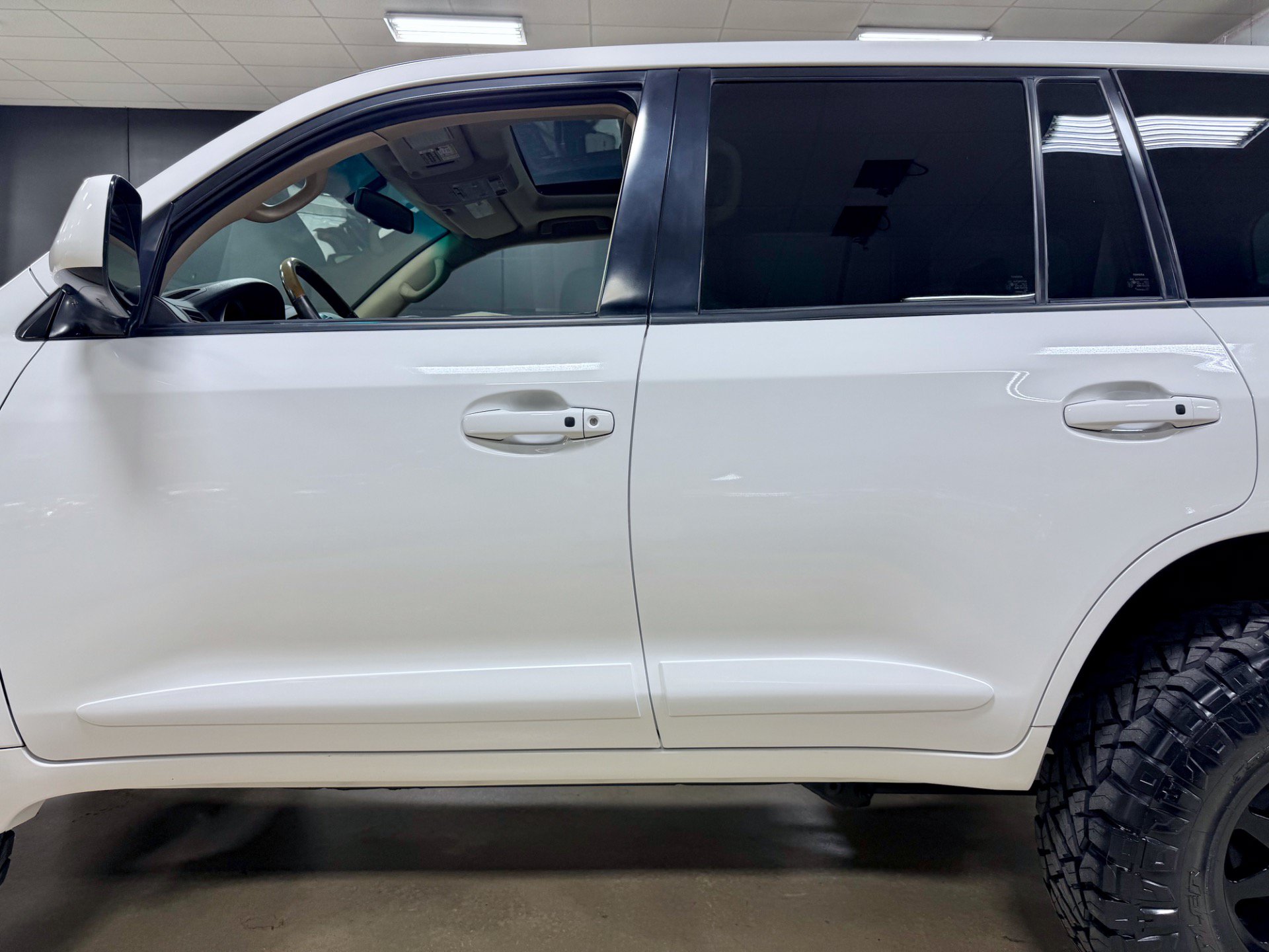 Used 2009 Toyota Land Cruiser w/ Upgrade Pkg AWD/4WD image 19
