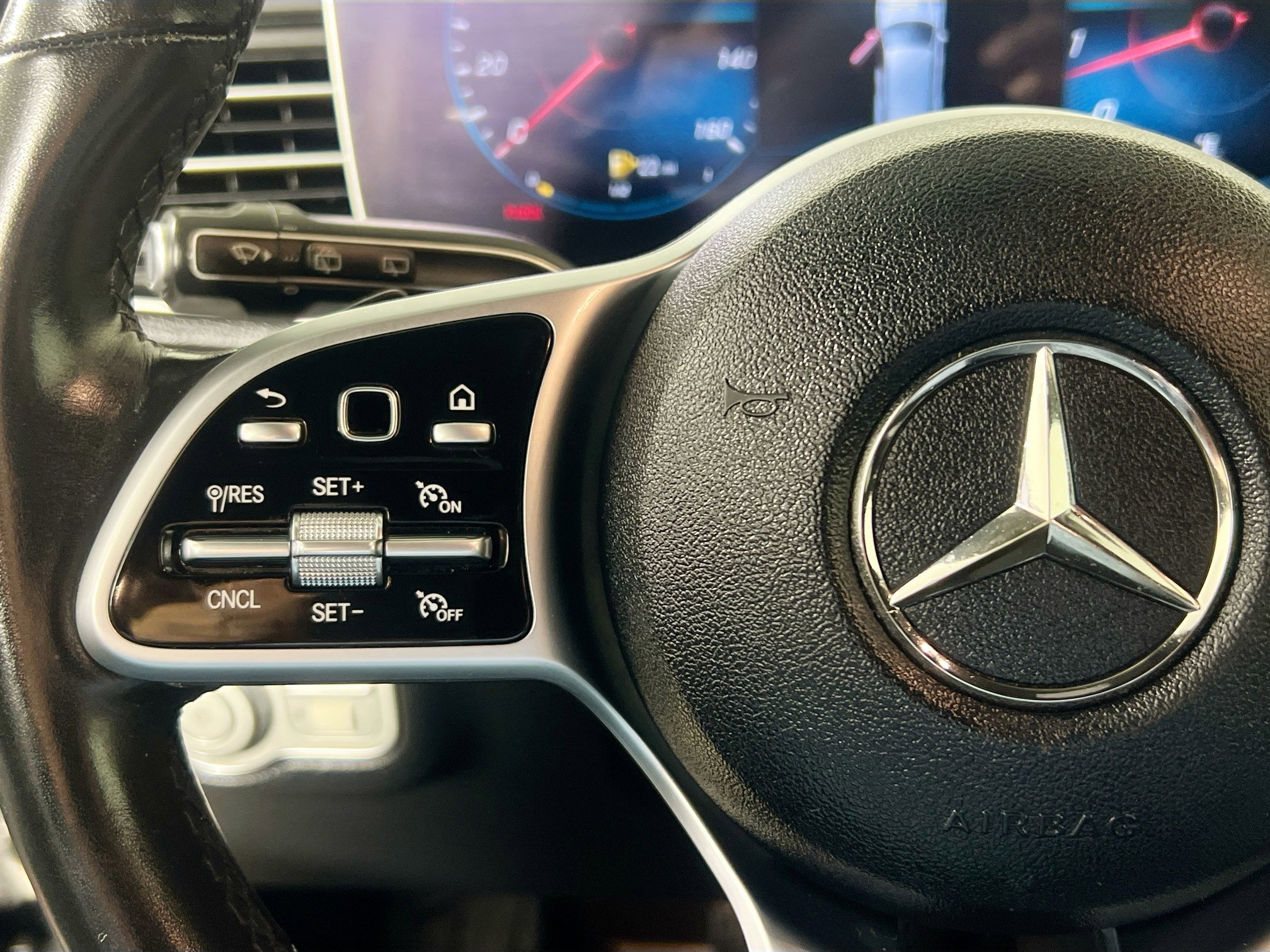 Used 2020 Mercedes-Benz GLE 350 4MATIC image 17