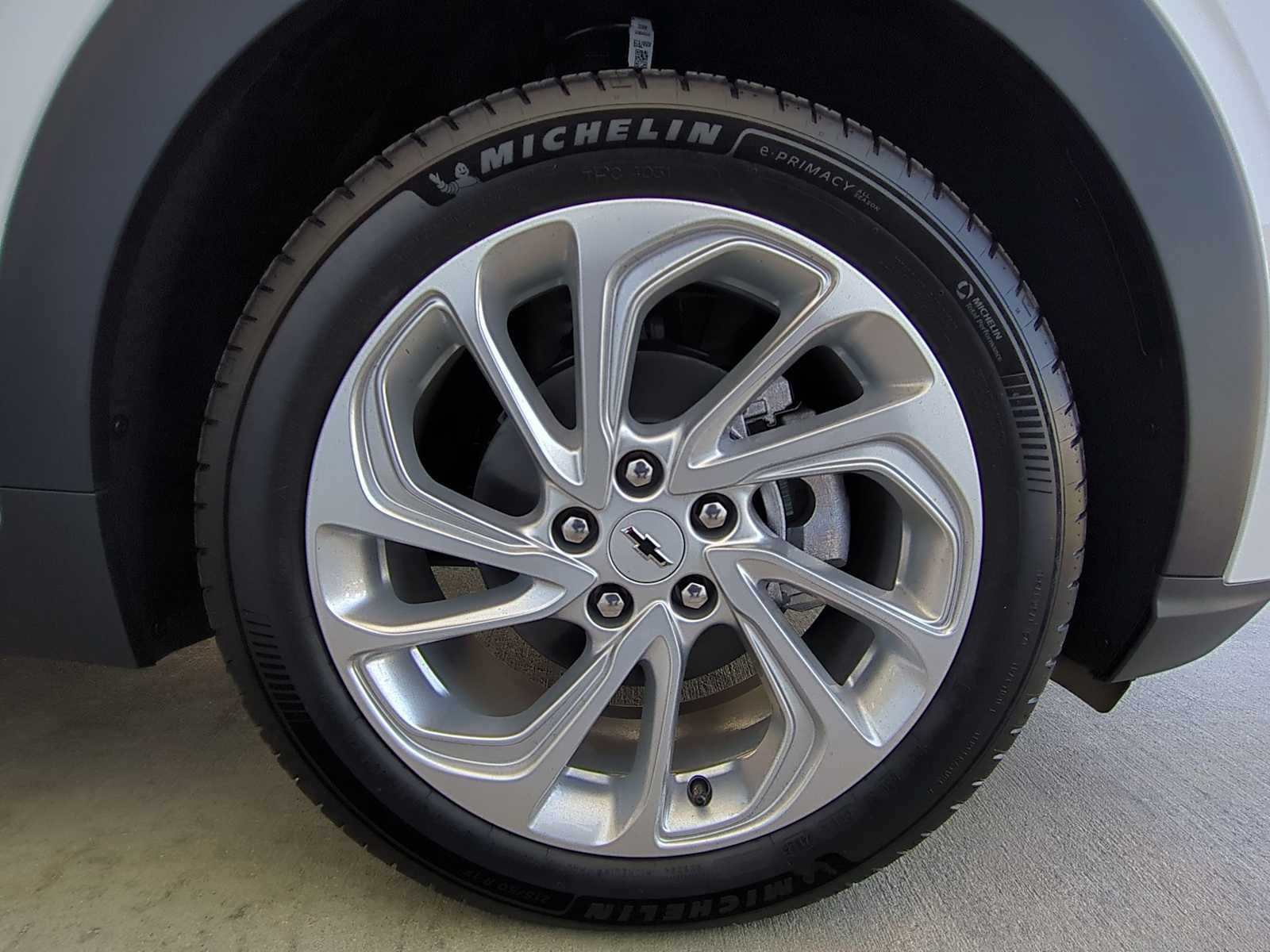 New 2027 Chevrolet Bolt LT w/ Comfort Package FWD image 29