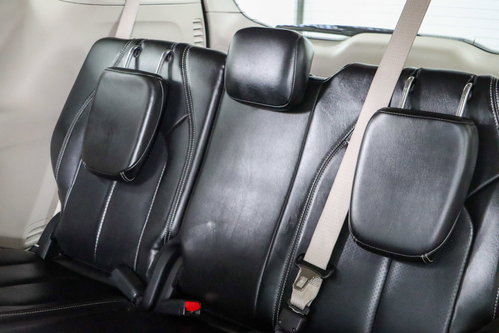 Used 2023 Chrysler Pacifica Touring-L FWD image 25