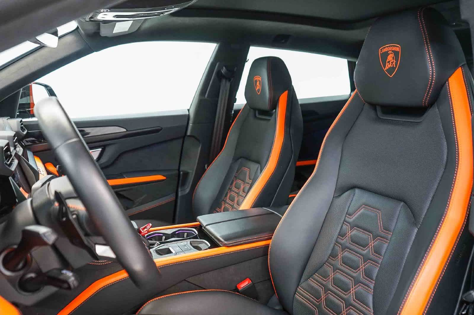 Used 2025 Lamborghini Urus SE AWD/4WD image 5