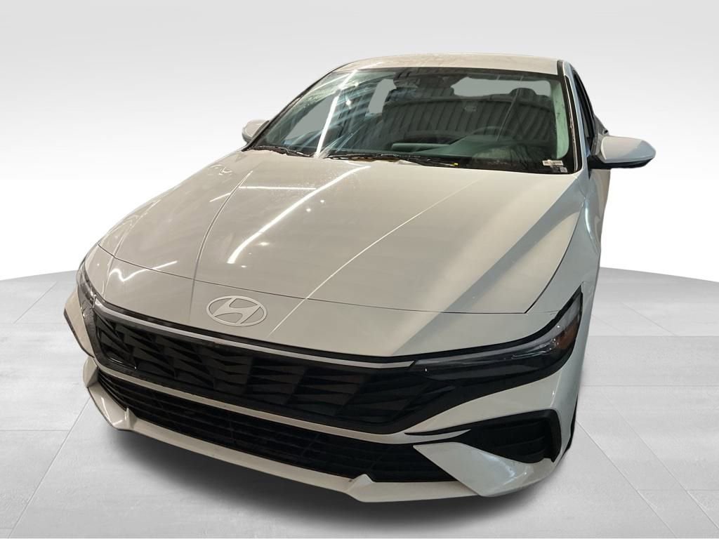 New 2026 Hyundai Elantra SE w/ Cargo Package image 7