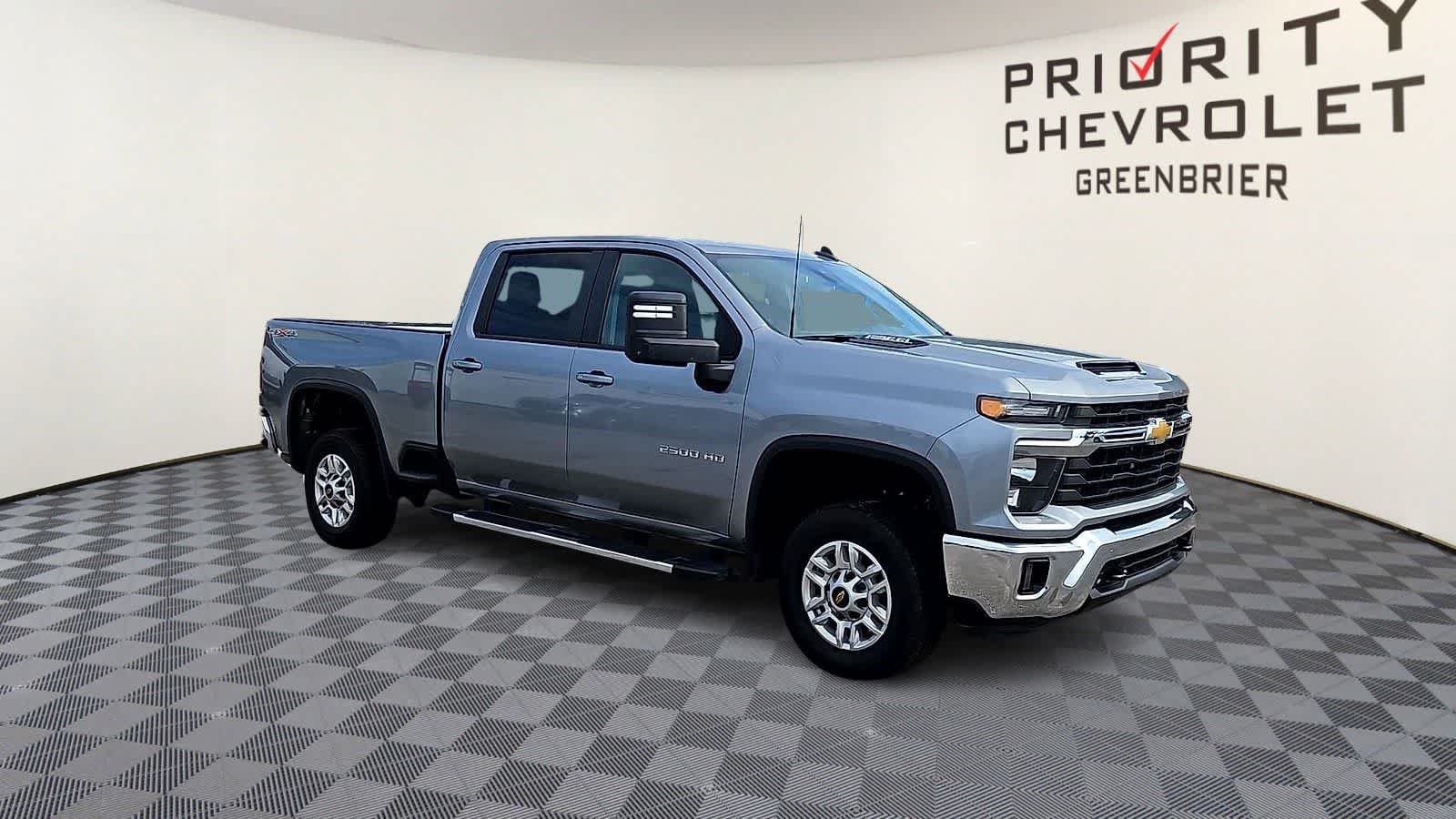 Used 2025 Chevrolet Silverado 2500 LT w/ Convenience Package AWD/4WD image 2