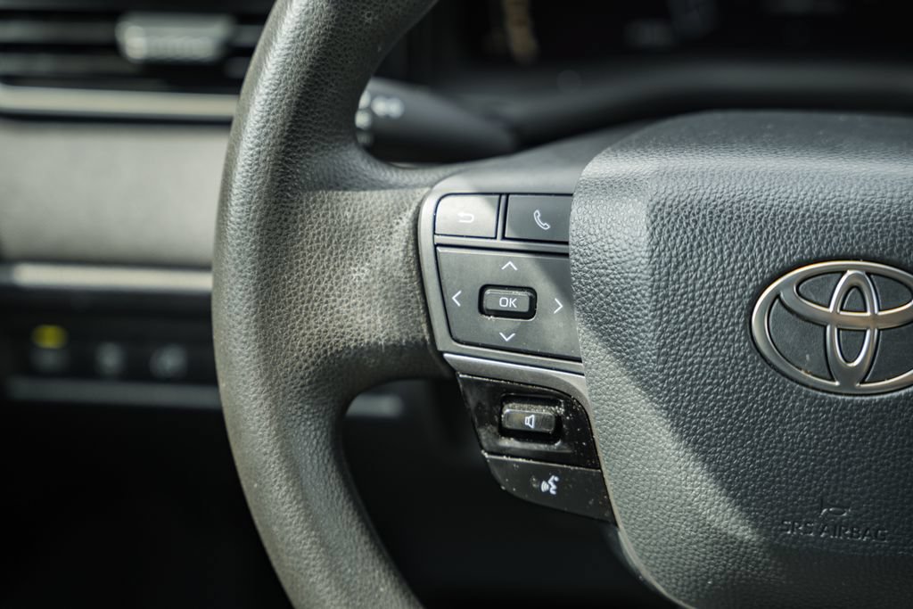 Used 2025 Toyota Camry LE FWD image 29