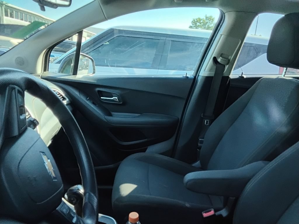 Used 2020 Chevrolet Trax LS w/ Tint and Cruise Package FWD image 6